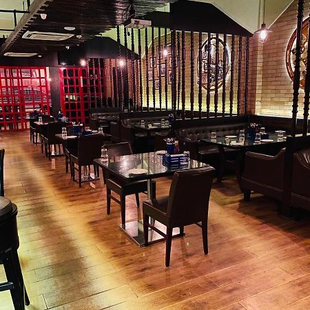 Saluja Residency Hotel Sziliguri Kültér fotó