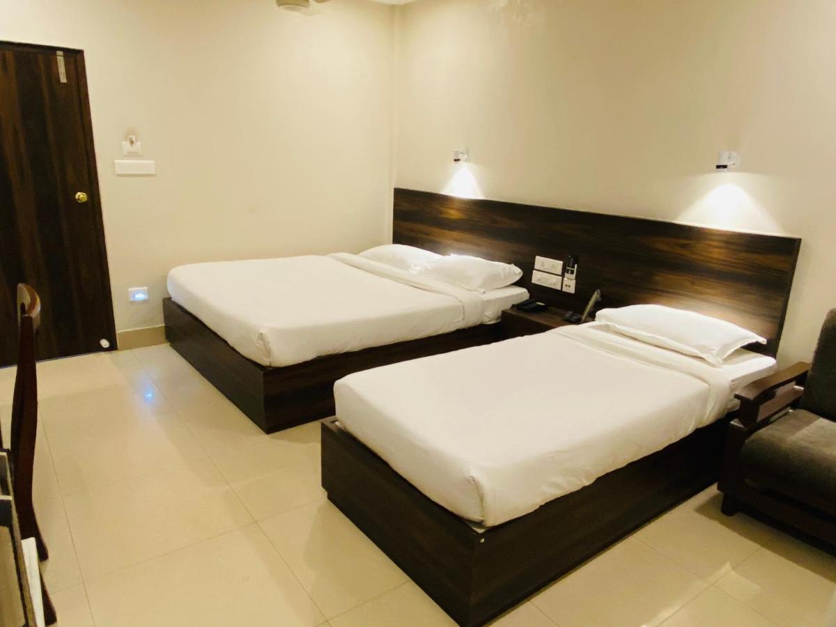 Saluja Residency Hotel Sziliguri Kültér fotó
