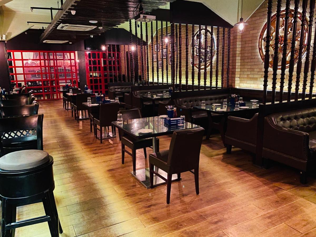 Saluja Residency Hotel Sziliguri Kültér fotó