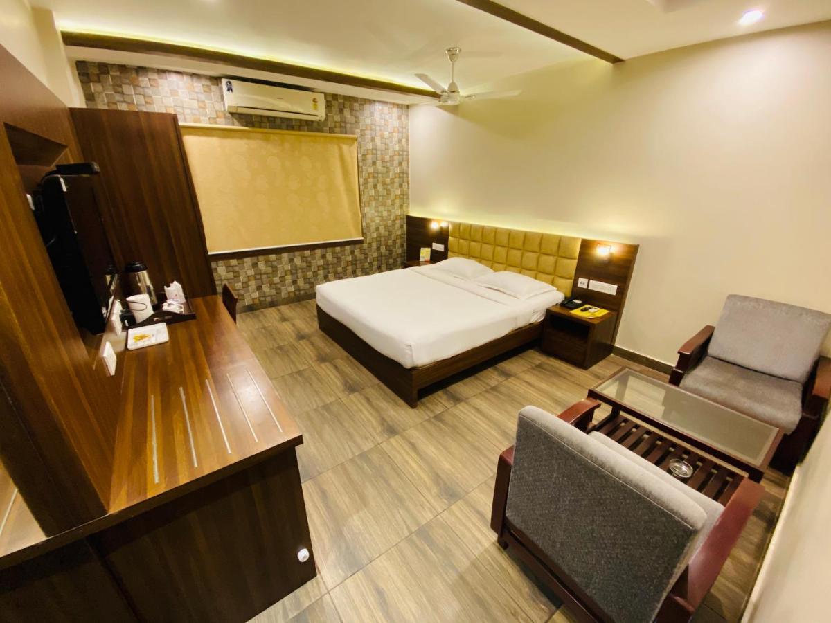 Saluja Residency Hotel Sziliguri Kültér fotó