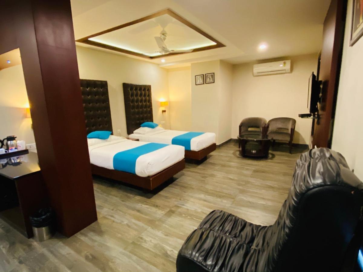 Saluja Residency Hotel Sziliguri Kültér fotó