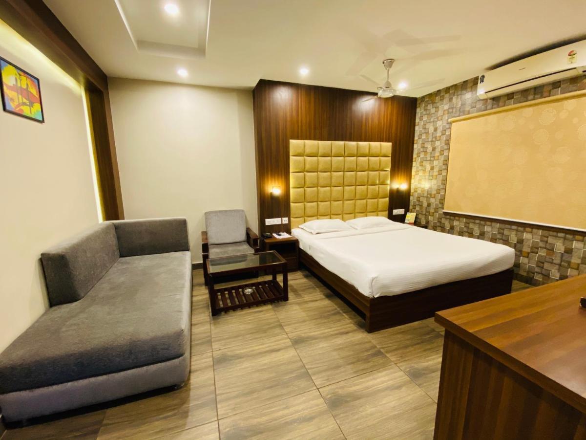 Saluja Residency Hotel Sziliguri Kültér fotó