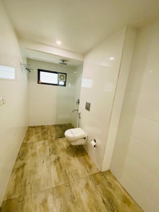 Saluja Residency Hotel Sziliguri Kültér fotó