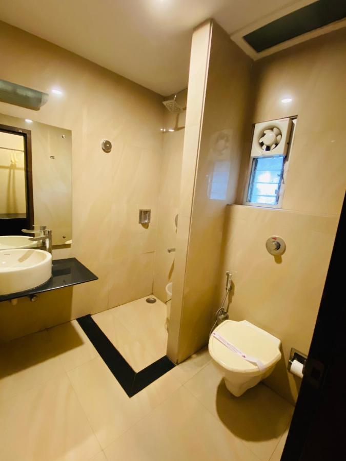 Saluja Residency Hotel Sziliguri Kültér fotó