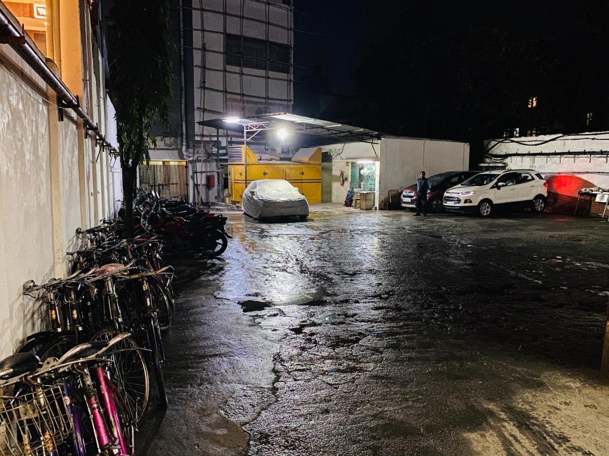 Saluja Residency Hotel Sziliguri Kültér fotó