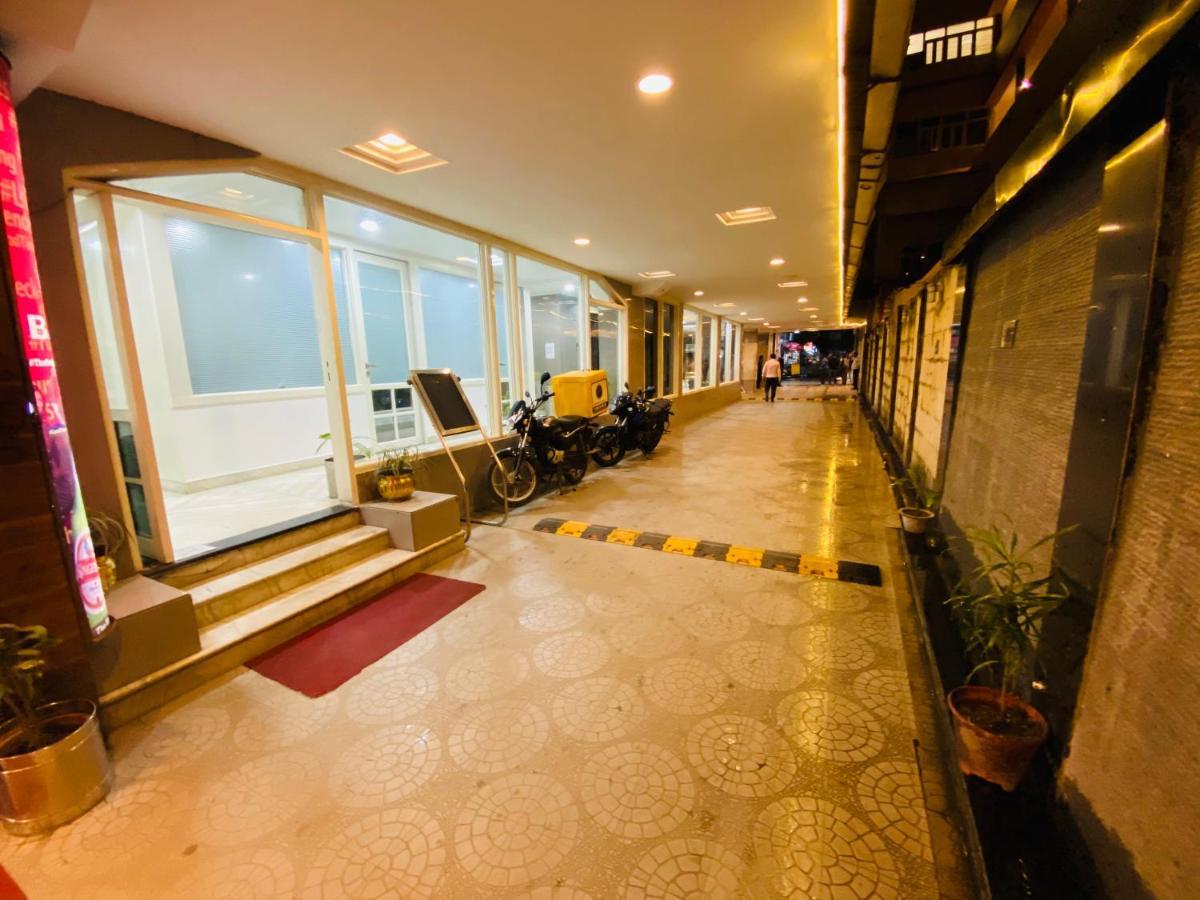 Saluja Residency Hotel Sziliguri Kültér fotó
