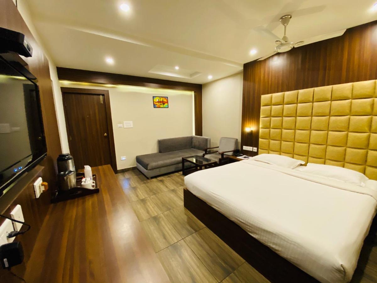 Saluja Residency Hotel Sziliguri Kültér fotó
