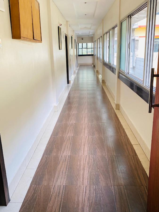 Saluja Residency Hotel Sziliguri Kültér fotó