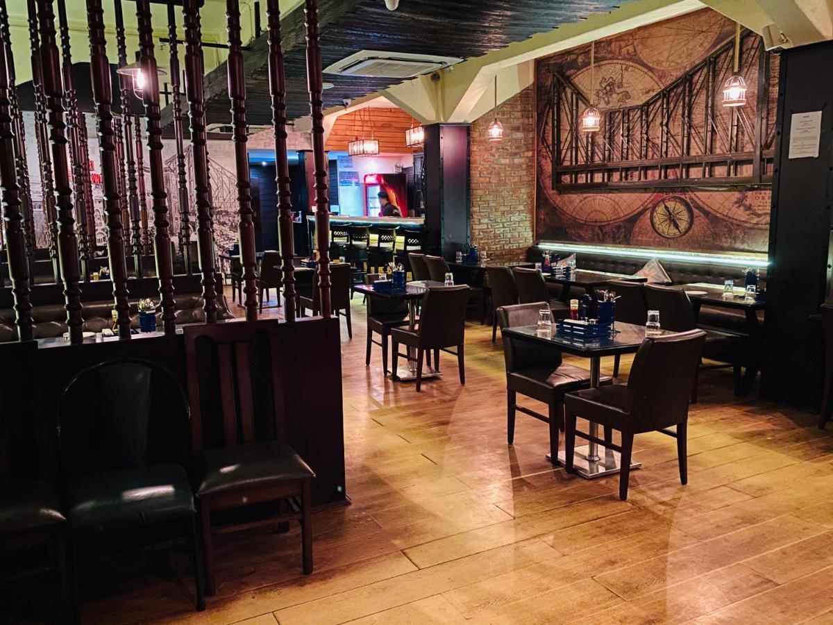 Saluja Residency Hotel Sziliguri Kültér fotó